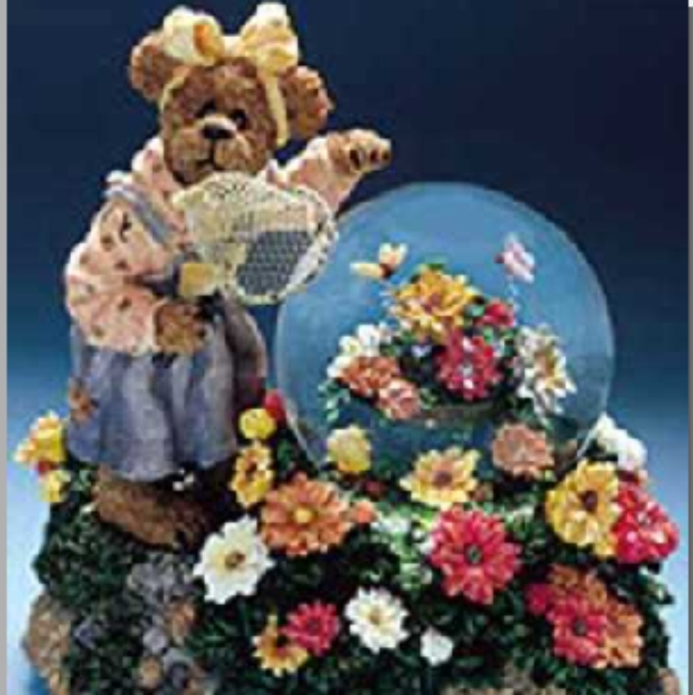 Boyds bear musical globe